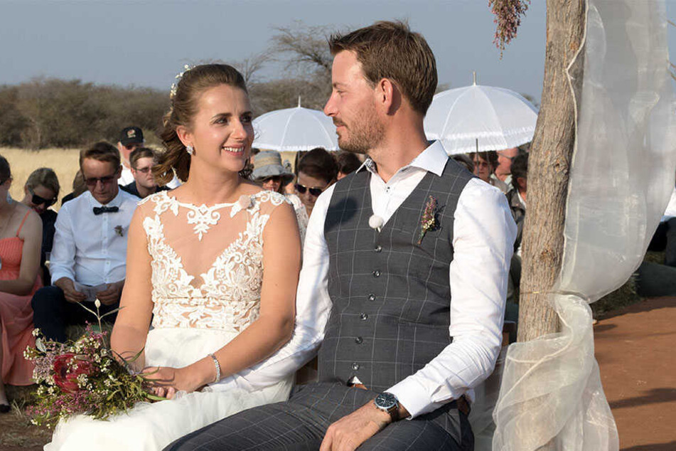 Anna und Gerald ließen sich in Namibia ein zweites Mal trauen.
