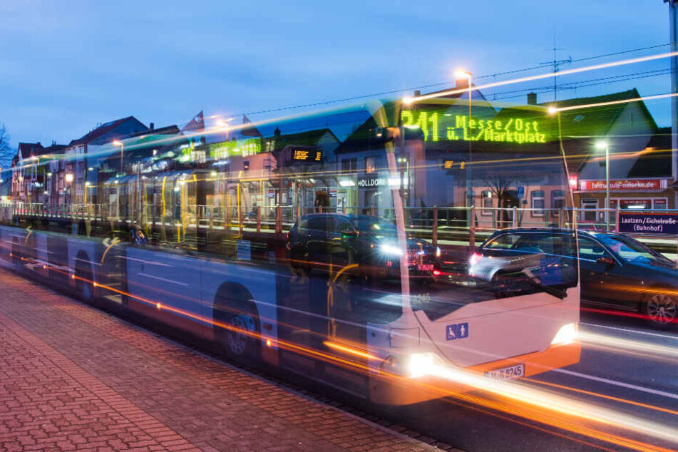 Nicht nur Servicezentren der Bahn, sondern des gesamten öffentlichen Nahverkehrs wurden analysiert. (Symbolbild)