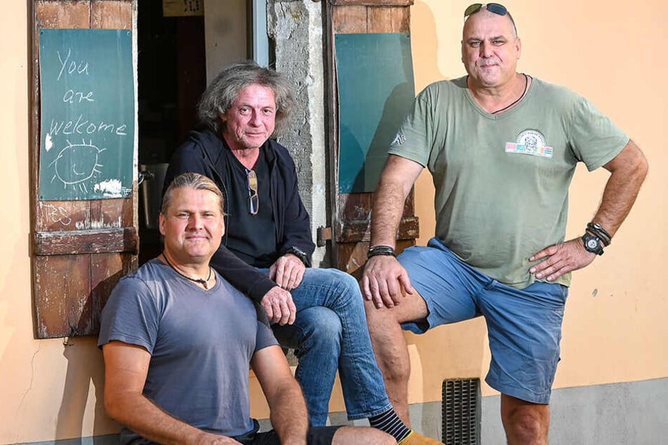 Kai Altmann (44, v.l.), Thomas Böhme (58) und Falk Altmann (49) sind die Macher des Stadtteilfestes.