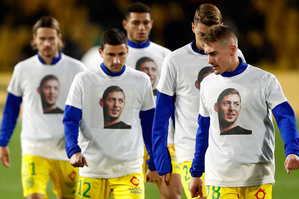 Spieler von Nantes gedenken Emiliano Sala.