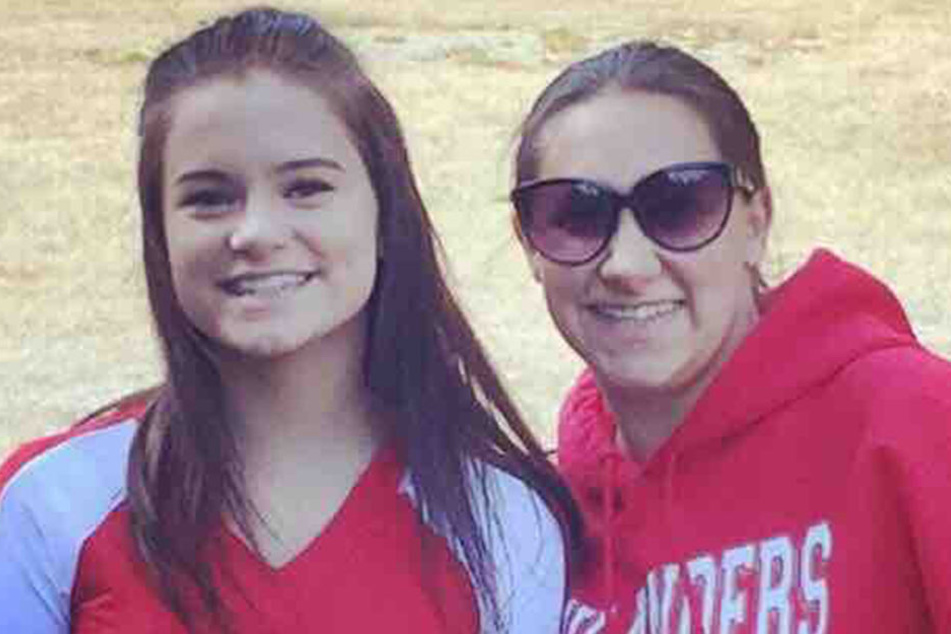 Sie war ein echter Sonnenschein. Bei einem schrecklichen Unfall kam die 14-jährige Aurora (l.) ums Leben.