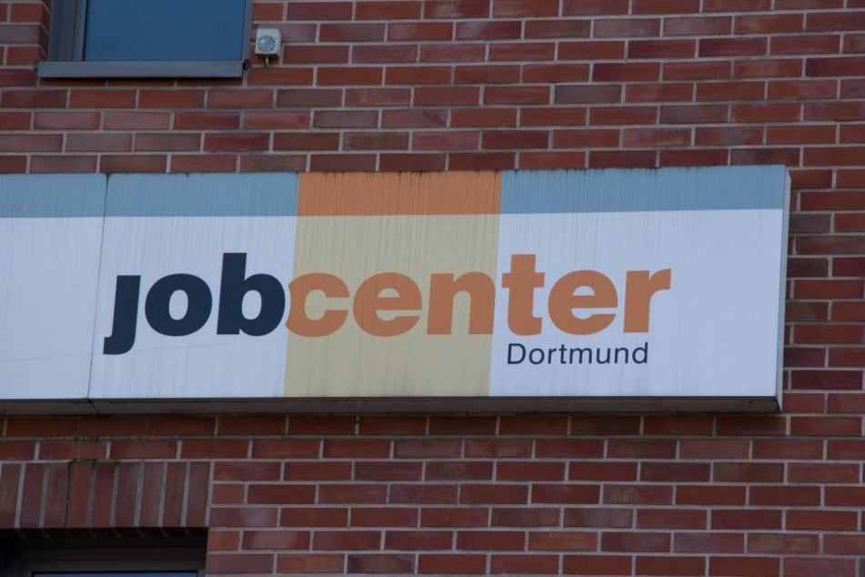 Das Jobcenter in Dortmund zeigte sich knallhart und kürzte die Leistungen.