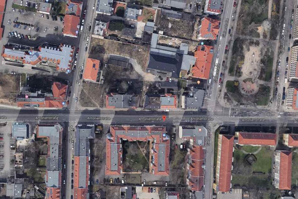 Der Vorfall ereignete sich an der Haltestelle Antonien-/Gießerstraße im Stadtteil Plagwitz, behauptet Petra M.