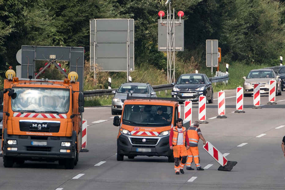 Die Autobahn 33 in Paderborn wird für etwa fünf Stunden voll gesperrt. (Symbolbild)