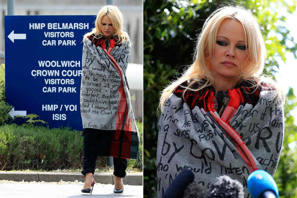 Pamela Anderson verlässt das Belmarsh Gefängnis. Zuvor hat sie dort Julian Assange besucht.