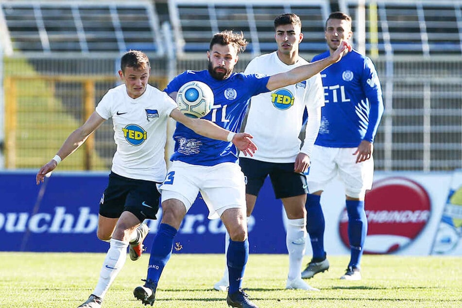 Nils Blumberg (l.) verstärkt den Chemnitzer FC in der kommenden Saison.