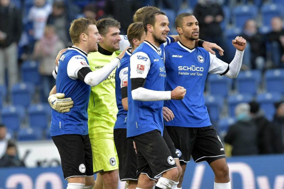 Auch Manuel Prietl (2. v. re.) durfte nach dem 1:0-Sieg gegen Bochum jubeln.