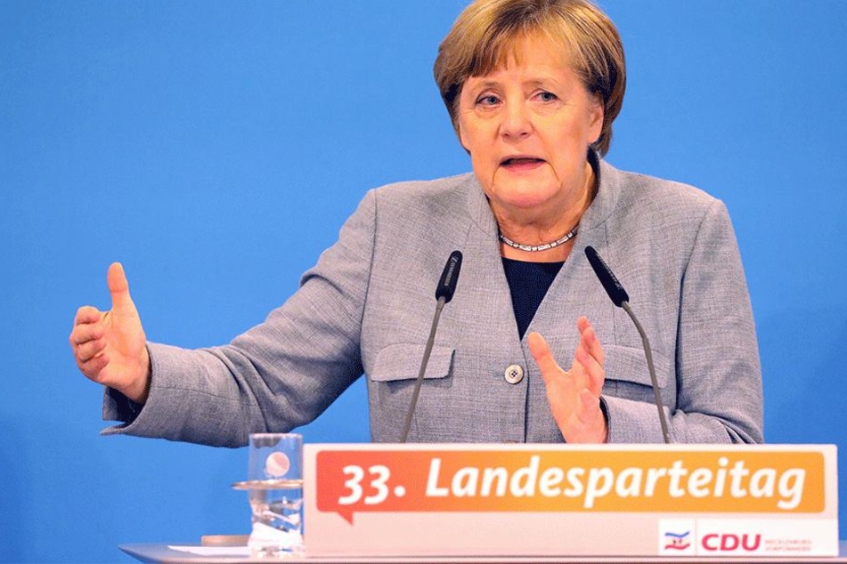 Berät mit auf dem Landesparteitag, wie es nun weitergehen soll: Angela Merkel (63, CDU).