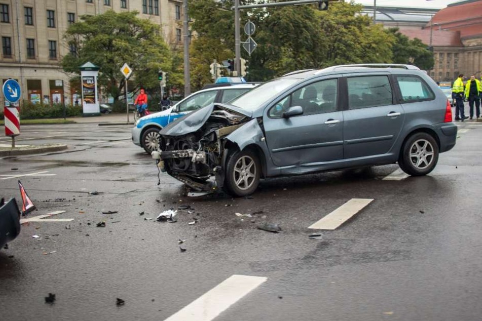 Bei dem Unfall wurde eine Person leicht verletzt.
