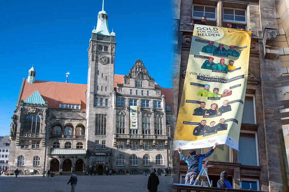 Das große Banner mit 15 Olympiateilnehmern aus der Region hängt nun am Chemnitzer Rathaus.