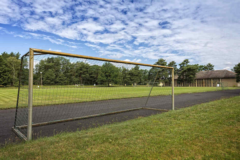 Beim Spiel Grün-Weiß Welldorf-Güsten gegen die Sportfreunde Düren musste die Partie unterbrochen werden.