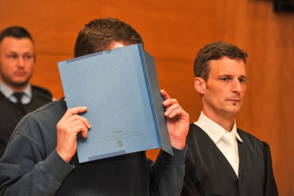 Dem 57-Jährigen werden versuchter Mord und schwere Körperverletzung vorgeworfen.