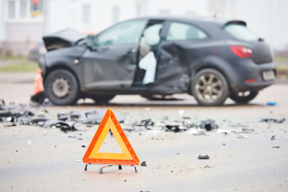 Am Mittwoch hatten gleich vier Autos auf der BAB8 einen Unfall. (Symbolbild)