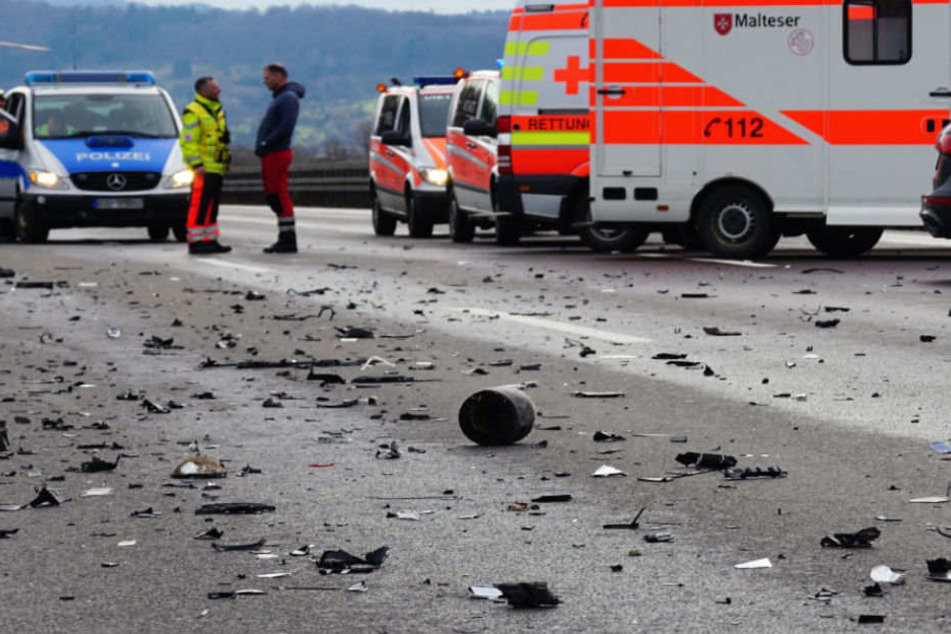 Eine BMW-Fahrerin wurde beim Crash schwer verletzt. (Symbolbild)