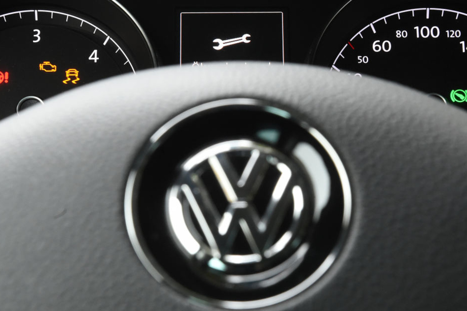 Ein 4-Jähriger unternahm mit dem VW seiner Mutter erste Fahrversuche (Symbolbild).