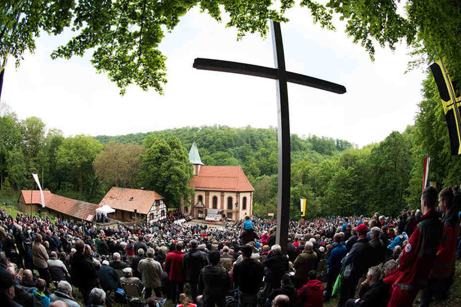 Tausende kamen zur idyllisch-gelegenen Wallfahrtskirche Klüschen Hagis.