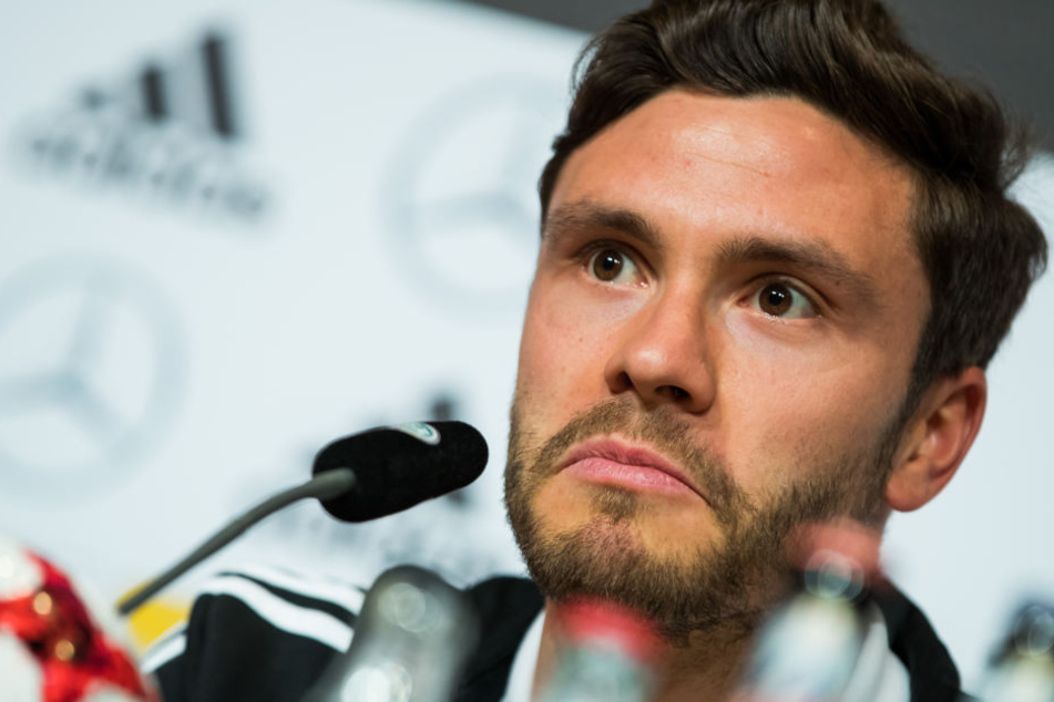 Nationalspieler Jonas Hector (27) bei einer DFB-Pressekonferenz (Archivbild).