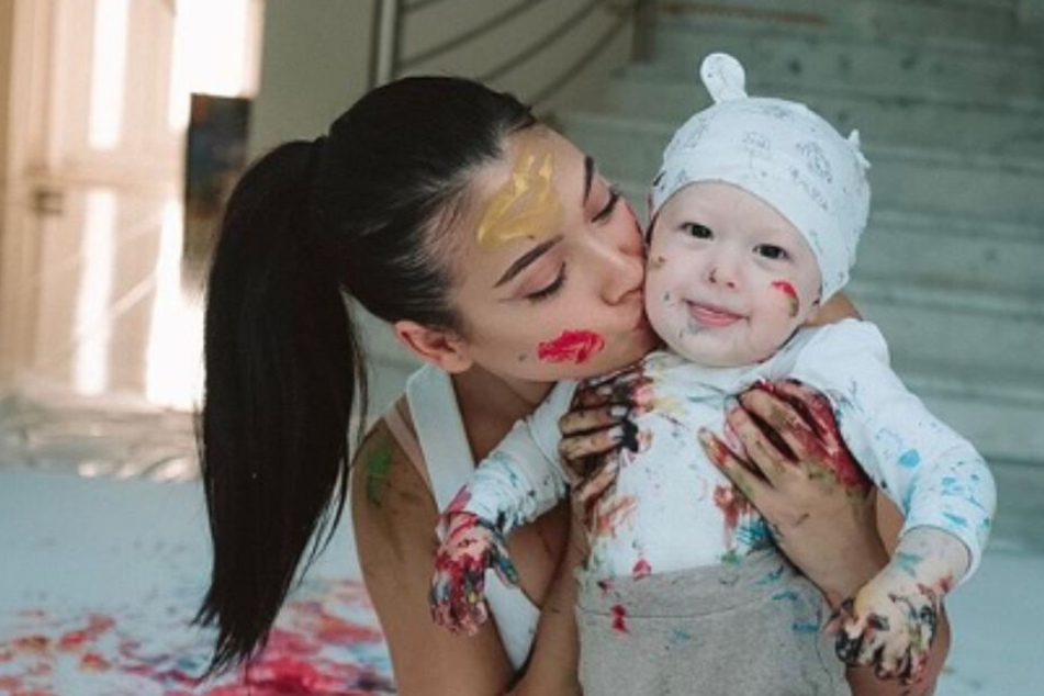 Mit diesem Foto ihres Babys verzückt Paola Maria (25) ihre Follower.