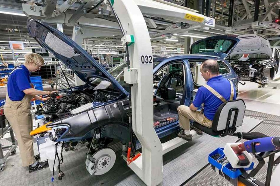 8300 Mitarbeiter hat VW in Zwickau. Die sind auch beim Bau von E-Mobilen nicht in Gefahr.