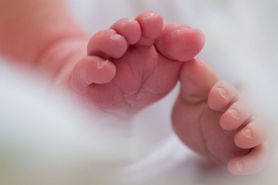Ihr Mann wurde bereits durch Anerkennung der Vaterschaft rechtlich zum Vater (Symbolfoto).