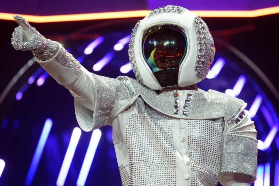 the masked singer astronaut the masked singer astronaut