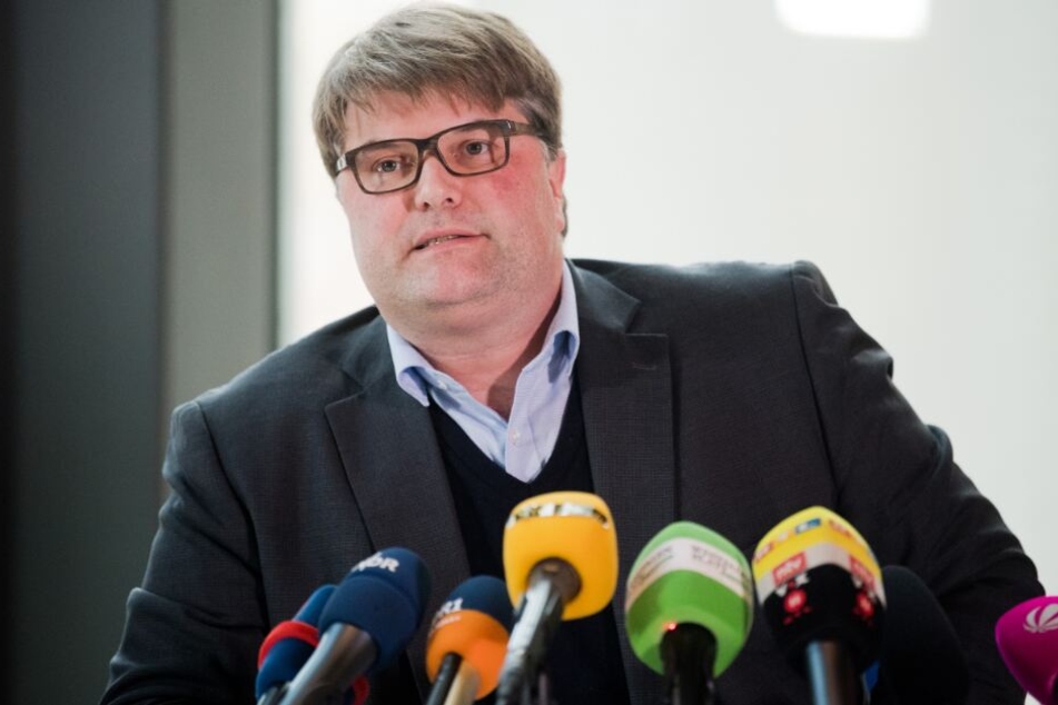 Tjark Bartels (SPD), Landrat des Kreises Hameln-Pyrmont, spricht über das Pflegeverhältnis.