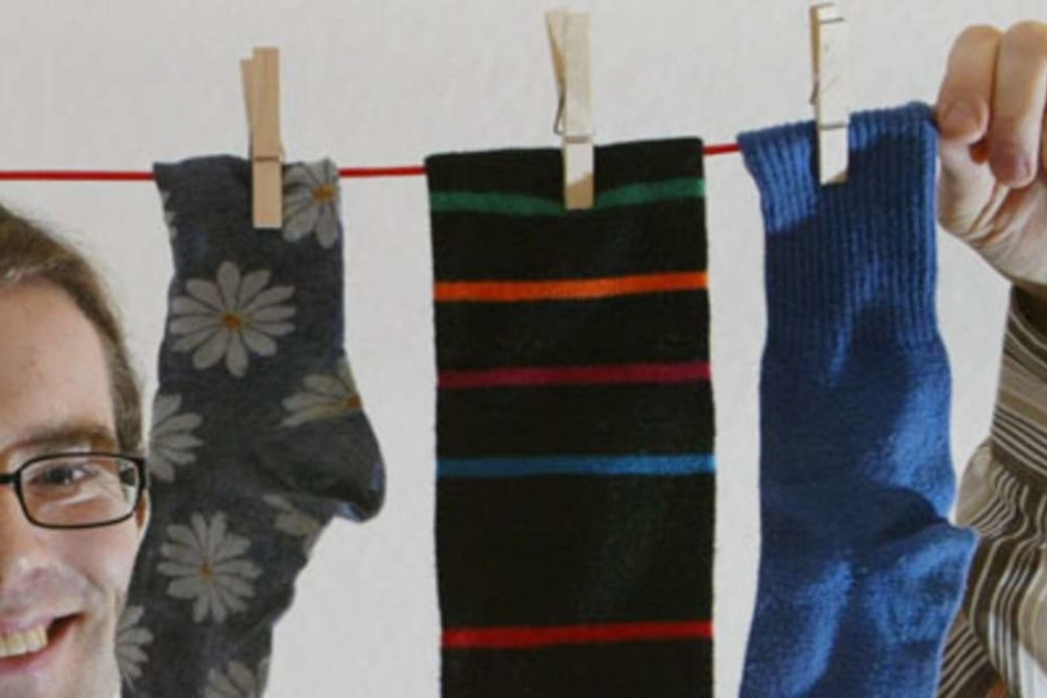 Als Zeichen des Protests tragen viele Menschen am heutigen Tag verschiedene Einzelsocken.