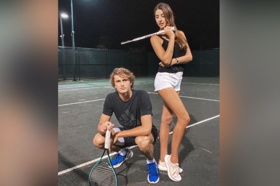 Die 26-Jährige unterstützt den Tennis-Profi wo sie nur kann.