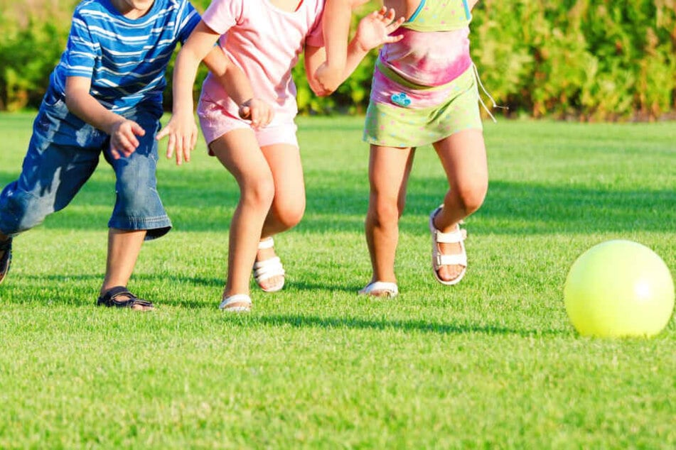 Aus Spaß hatten die Kinder gegeneinander spielen wollen. (Symbolbild)