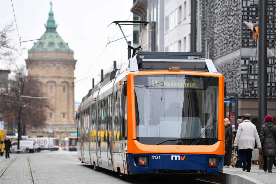 Die Täterbeschreibung passte zu beiden Vorfällen (Symbolbild).