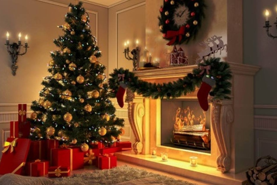 Der Weihnachtsbaum verursachte einen Schaden von 20.000 Euro (Symbolbild).