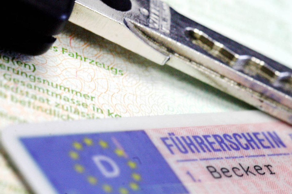 Seit dem Jahr 1997 war der Angeklagte immer wieder ohne Führerschein erwischt worden. (Symbolbild)