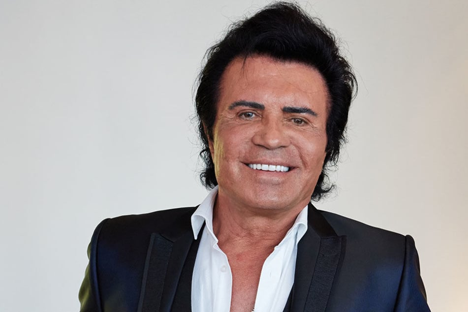 Schlager-Star Costa Cordalis stürzte, nachdem er aus der Badewanne stieg.