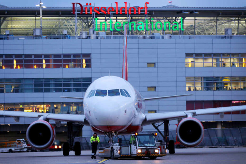 Im Juli wurde ein Sicherheitsmitarbeiter (51) bei einer Messerattacke am Flughafen Düsseldorf schwer verletzt.