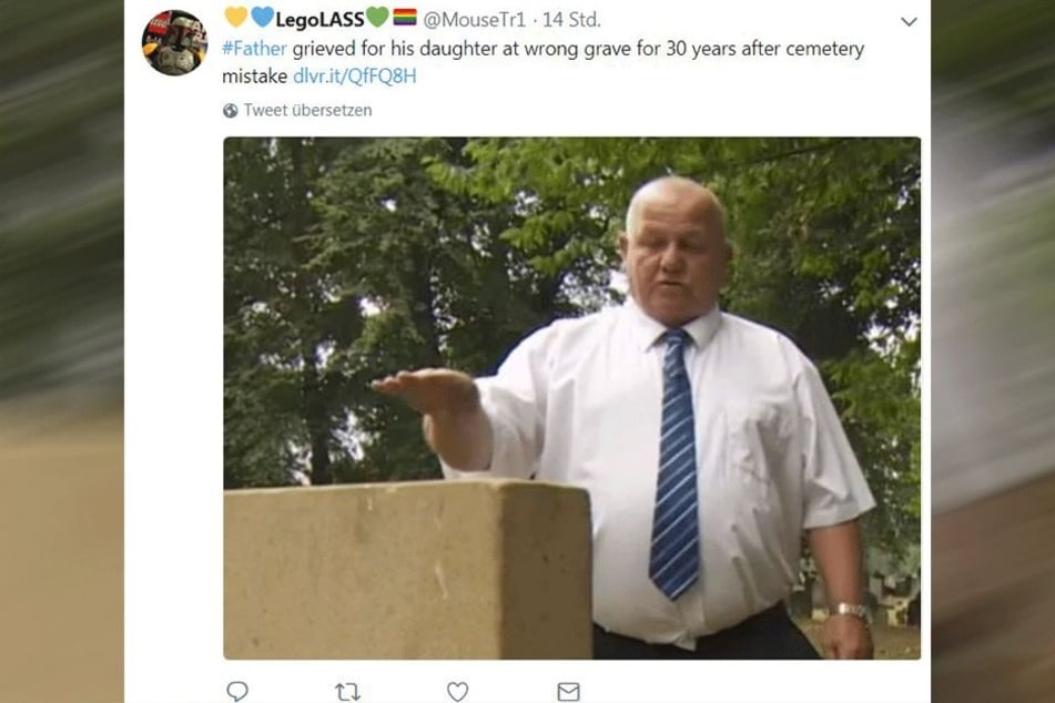 Auf Twitter kursieren Fotos des trauernden Vaters.