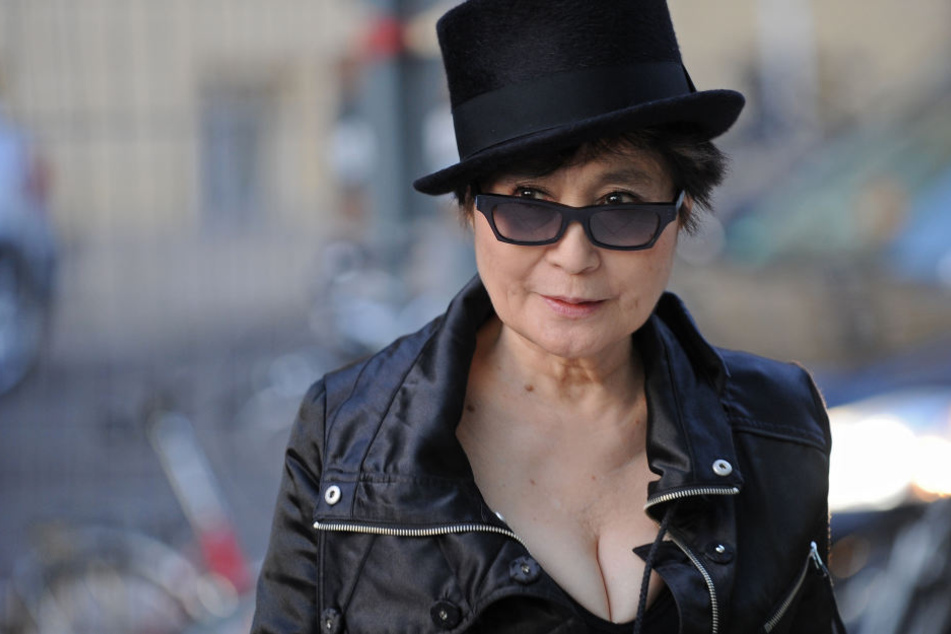 Die Witwe von Beatles-Sänger John Lennon (†40), Yoko Ono (86), wird ihre Ausstellung "Peace is Power" im Museum der bildenden Künste persönlich eröffnen.