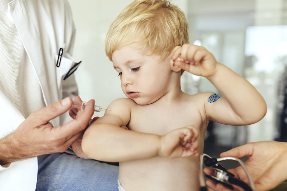 Ein kleiner Piks spaltet das Land. Seit die Zahlen der Masernerkrankungen immer weiter steigen, ist auch eine Impfpflicht gegen Masern im Gespräch. Die Gesundheitsministerin hat dazu eine klare Meinung.