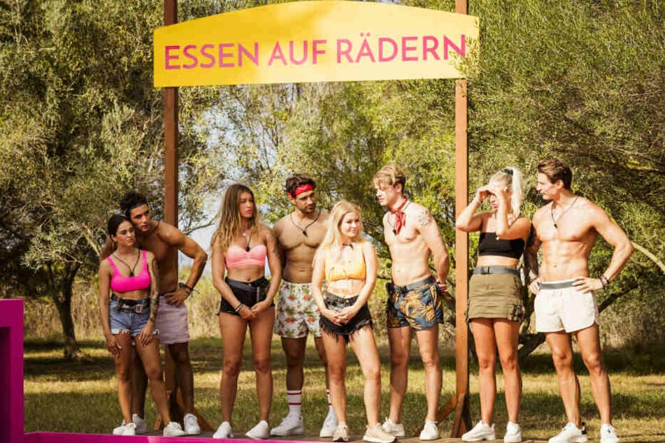 Die Couples bei der Challenge: Essen auf Rädern.
