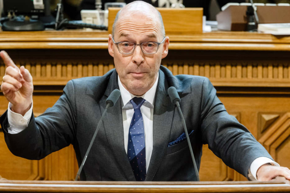AfD-Politiker Alexander Wolf ist über die Offenen Briefe der Schulen erbost.