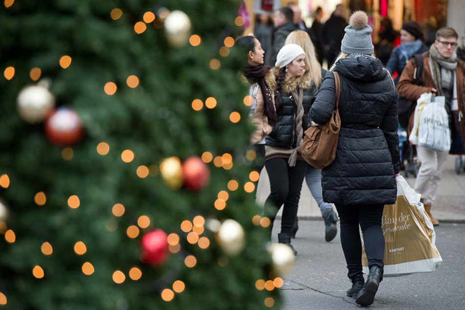 Zur Vorweihnachtszeit sind die Städte voll. Das bestätigt auch die aktuelle Umfrage von der Unternehmensberatung EY.
