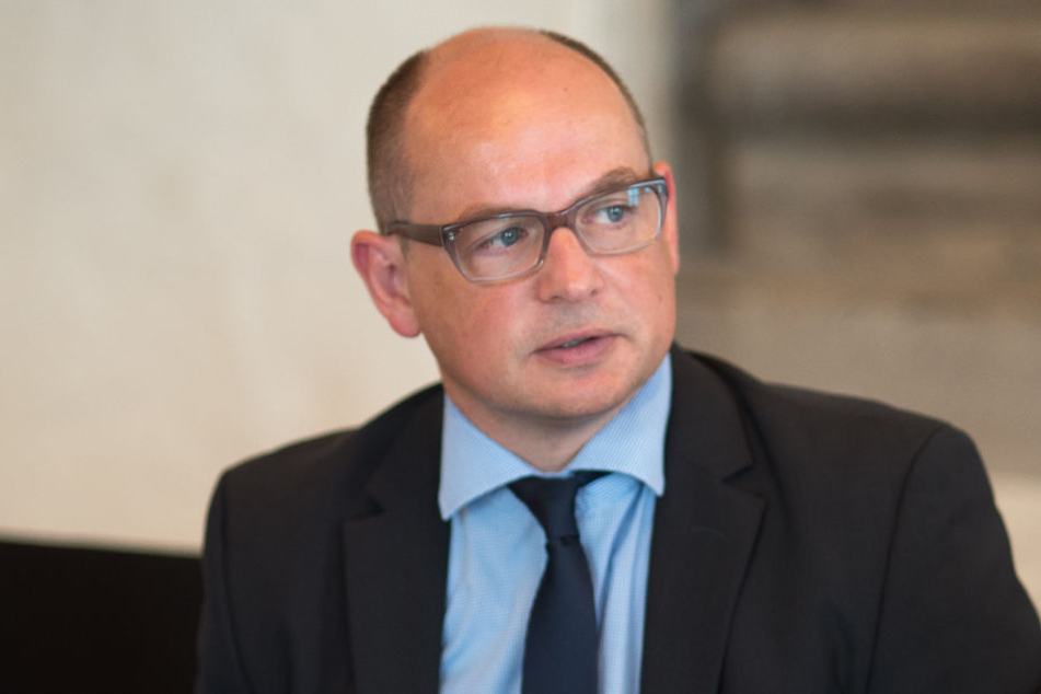 Machen den (zeitlichen) Anfang: August-Horch-Museums-Chef Thomas Stebich (44) und seine Mannschaft.