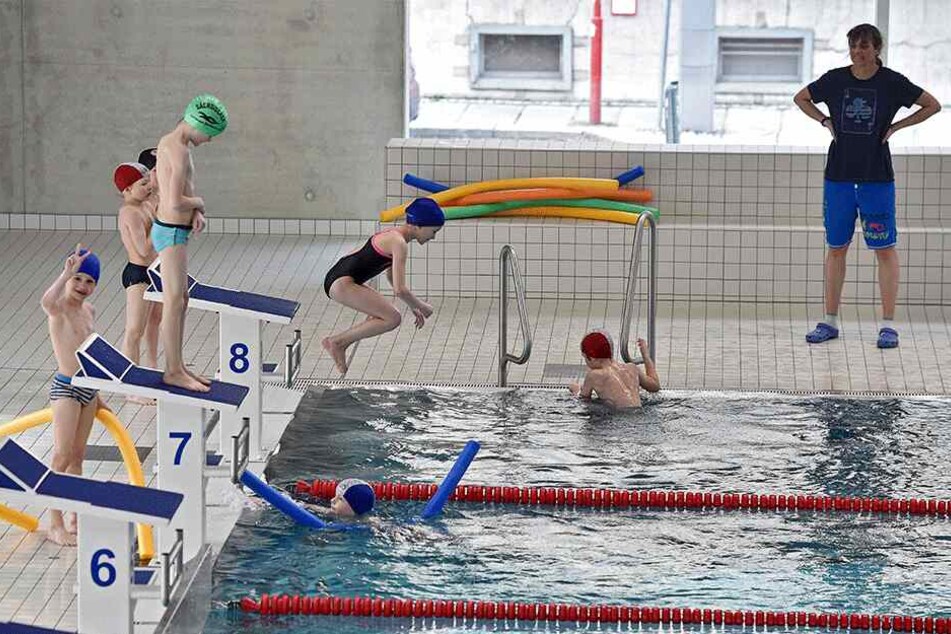 In Dresden wird munter über neue Schwimmhallen gestritten.