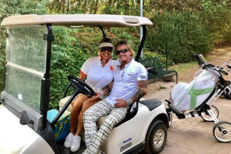 Ein schöner Nachmittag auf dem Golfplatz mit Bert Wollersheim und seiner Ginger.