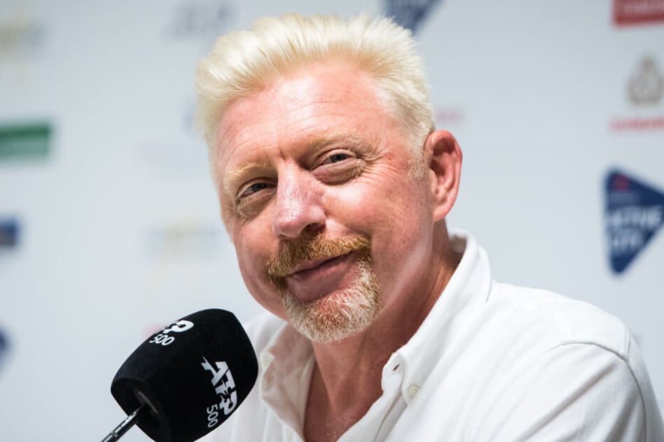 Boris Becker sieht sich das Tennis-Turnier in Hamburg an und kommentiert es für die Presse.