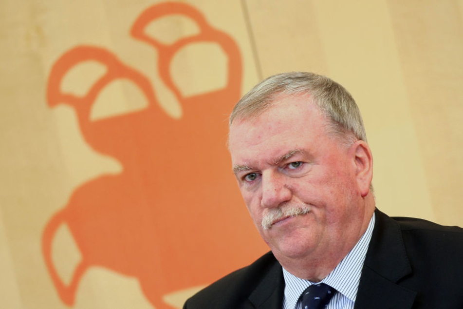 Landtagsvizepräsident Frank Lortz streitet die Vorwürfe, CDU-Mitglieder stünden mit NPD-Inhalten in Verbindung, ab.