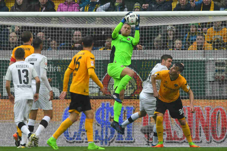 Marvin Schwäbe hat bei Dynamo eine tolle Entwicklung genommen und soll nun gehalten werden.