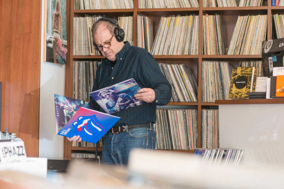Platten, Platten, Platten: Bei Tino Tuch (55) am Körnerplatz boomt die gute,
alte Vinylscheibe.