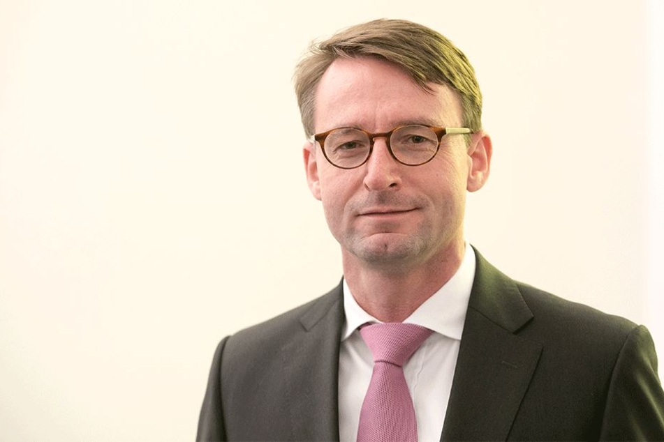 Innenminister Roland Wöller (47, CDU) vermeldet wenige Waffenrückgaben.