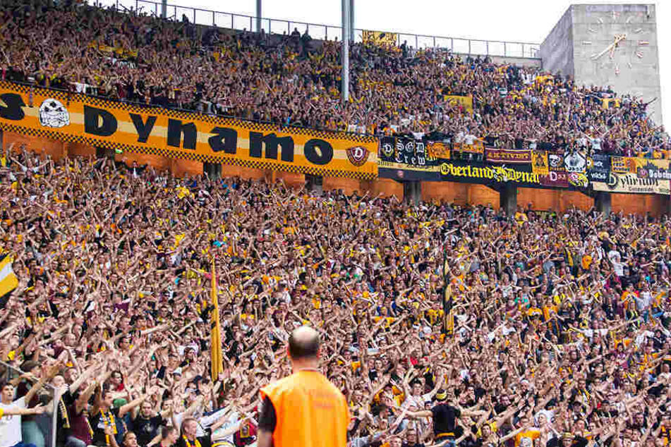 26. September 2012, Punktspiel bei der Hertha. Schon damals bevölkerten zig Tausend Dynamo-Fans das Berliner Olympiastadion. Diesmal sollen es bis 35.000 werden. Das wäre deutscher Rekord für eine Auswärtsmannschaft.