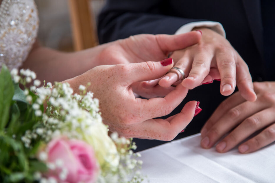 Die Hochzeit startete mit etwas Verspätung.